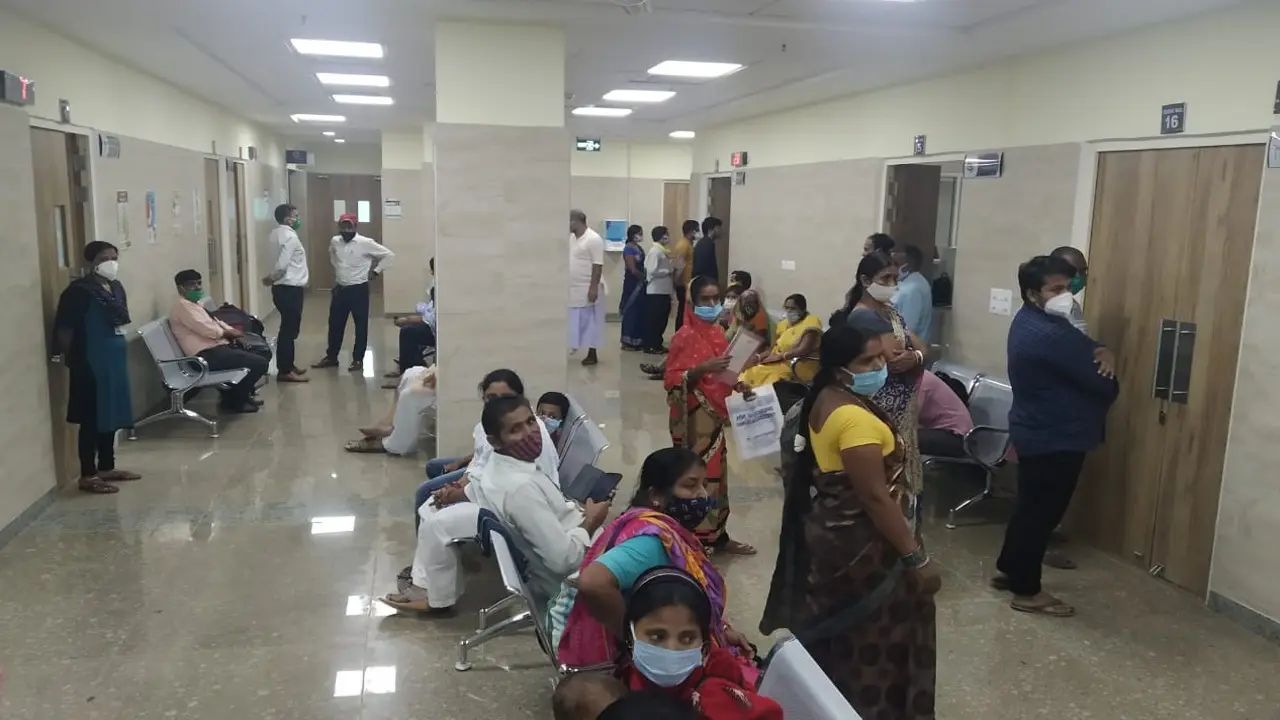 Deoghar AIIMS News : देवघर के एम्स ओपीडी में हार्ट व कैंसर मरीजों का होगा इलाज, आज मरीजों को ये दे रहे परामर्श