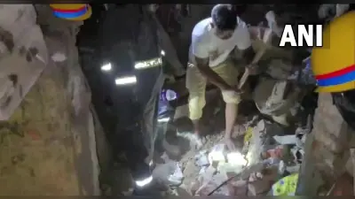 Deoria News: देवरिया में बड़ा हादसा, दो मंजिला मकान गिरने से 3 लोगों की मौत, सीएम योगी ने जताया दुख