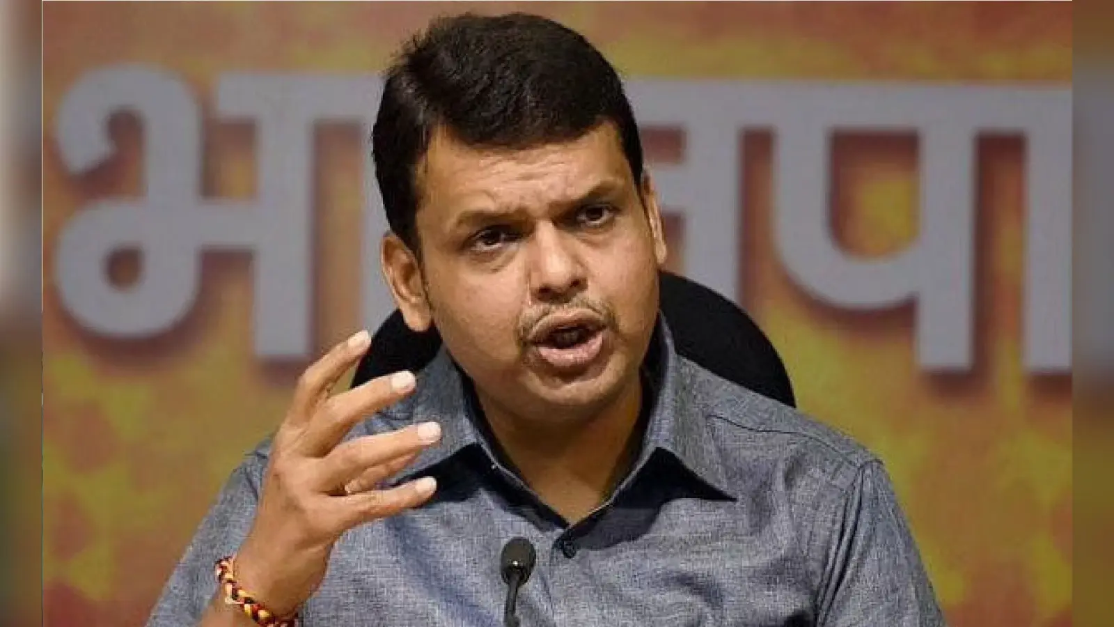 IPS रश्मि शुक्ला की चिट्ठी के बहाने फडणवीस का उद्धव सरकार पर बड़ा आरोप, बोले- महाराष्ट्र में चल रहा ट्रांसफर-पोस्टिंग का बड़ा रैकेट