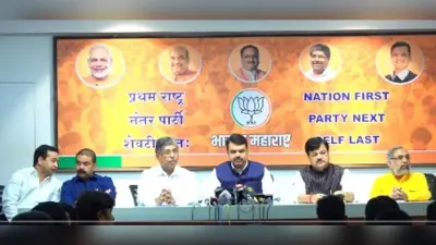 क्या पाकिस्तान में पढ़ें हनुमान चालीसा ? देवेंद्र फडणवीस का महाराष्ट्र सरकार पर जोरदार हमला