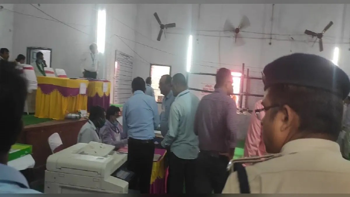 Bihar Bypoll: हर राउंड की गिनती में कैसे बदल रहा गणित, जानिये कभी गरम तो कभी ठंडा कैसे पड़ रहा समर्थकों का जोश