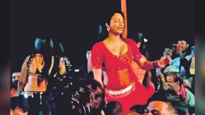 सांसद खेल महोत्सव : दिन में खेल, रात में दो गोला चैता व डांस पर छिड़ा विवाद