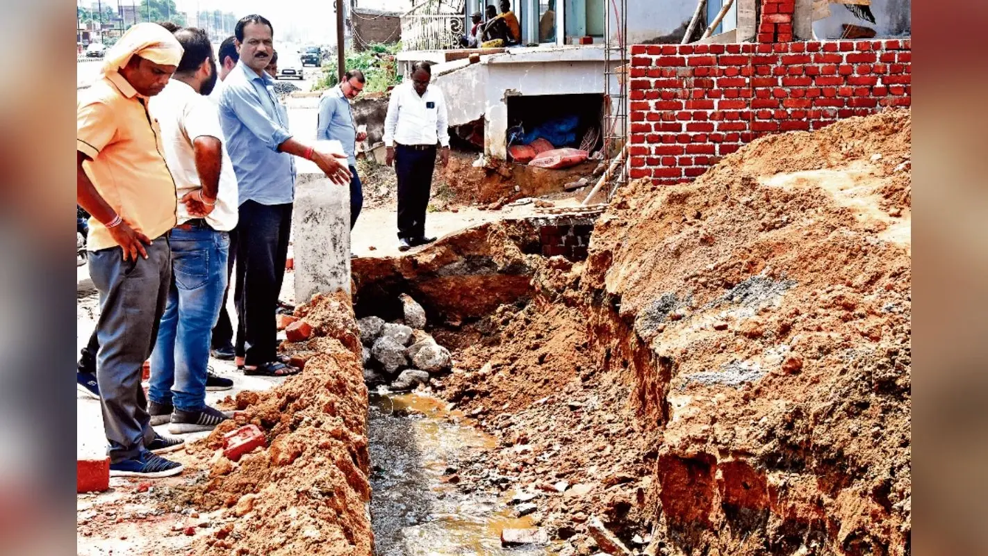 धनबाद : सीमा विवाद में फंसा नावाडीह जलनिकासी का मामला, तेज बारिश हुई, तो स्थिति हो सकती है और खराब