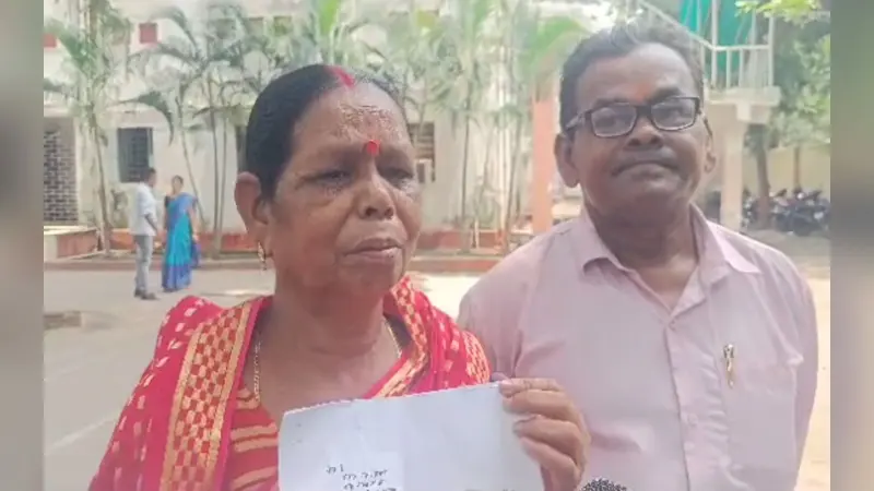 Dhanbad: 45 दिनों से लापता बेटे की सकुशल बरामदगी को लेकर दर-दर भटक रहे बुजुर्ग दंपत्ति, देखें वीडियो