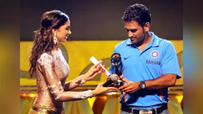 IPL 2020 CSK vs KXIP LIVE Score updates : चेन्नई ने पंजाब की प्ले आफ में पहुंचने की उम्मीद तोड़ी, नौ विकेट से हराया