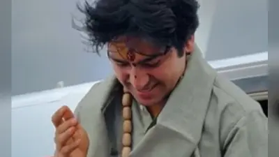 छिंदवाड़ा पहुंचे धीरेंद्र शास्त्री, कमलनाथ ने किया यूं स्वागत, हिंदू वोट को साधने की कांग्रेस कर रही है तैयारी