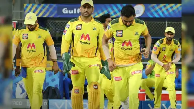 IPL 2023: CSK को लग सकता है सबसे बड़ा झटका, घुटने की चोट से जूझ रहे हैं MS Dhoni, कोच ने किया खुलासा