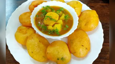 Dhuska Recipe: झारखंड का सबसे प्रसिद्ध नाश्ता है धुस्का, जानें बनाने की आसान विधि, वीडियो देखें
