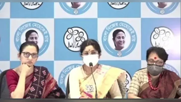 WB Chunav 2021 : पीएम मोदी के ‘दीदी ओ दीदी’ पर बवाल, TMC ने लगाया ममता बनर्जी को अपमानित करने का आरोप