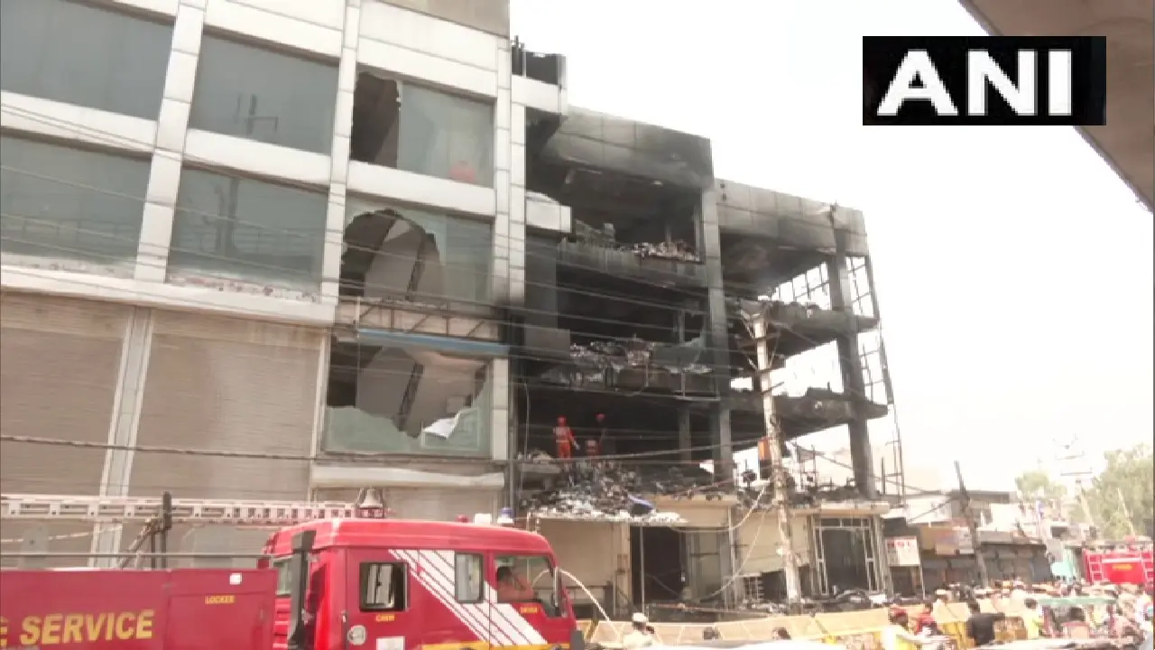 Delhi Fire: मुंडका से पहले भी दिल्ली देख चुकी है भीषण अग्निकांड, जानिए कब-कब दहकी दिल्ली