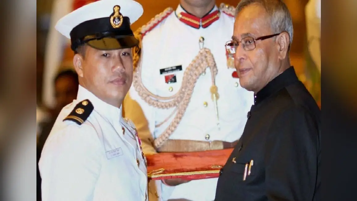 कैंसर से जूझ रहे पूर्व गोल्ड मेडलिस्ट बॉक्सर डिंग्को सिंह को एयर ऐंबुलेंस से लाया जाएगा दिल्ली