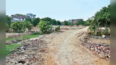 झारखंड : रांची नगर निगम ने करोड़ों खर्च कर डिस्टिलरी तालाब को पार्क बनाया, अब लाखों की डाली जा रही मिट्टी