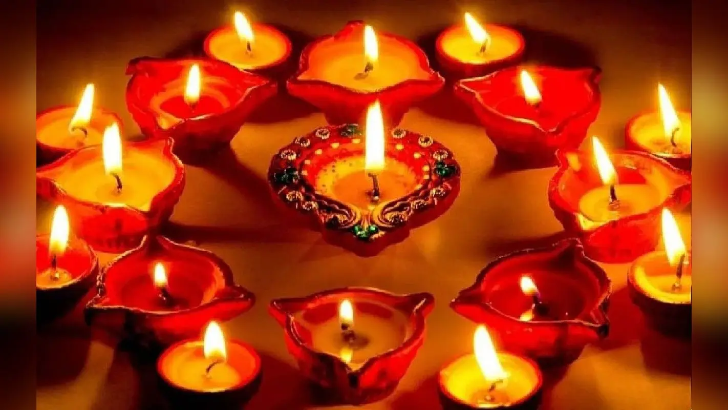 Diwali 2023 Date: सोमवती अमावस्या के दुर्लभ संयोग में मनाई जाएगी दिवाली, इस मुहूर्त में पूजा करना होगा सफल