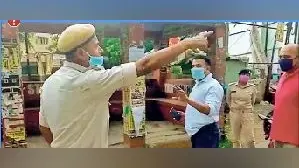 सड़क पर बाइक से निकले भागलपुर के सिटी एएसपी, लॉकडाउन में लापरवाह जवानों को लगायी डांट