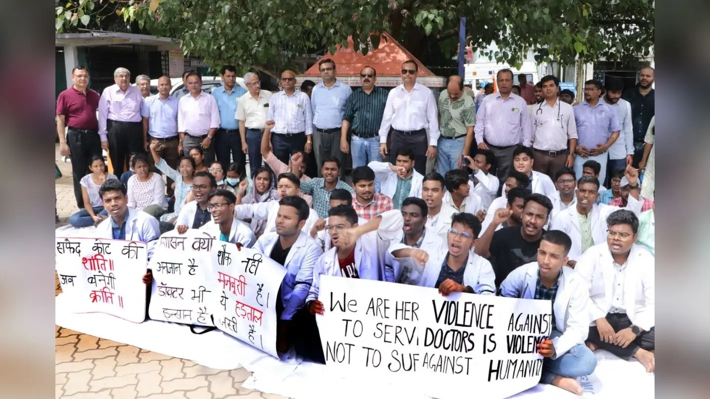 MGM अस्पताल में डॉक्टर से मारपीट का विरोध, झारखंड में 22 सितंबर से डॉक्टरों का कार्य बहिष्कार, ये हैं मांगें