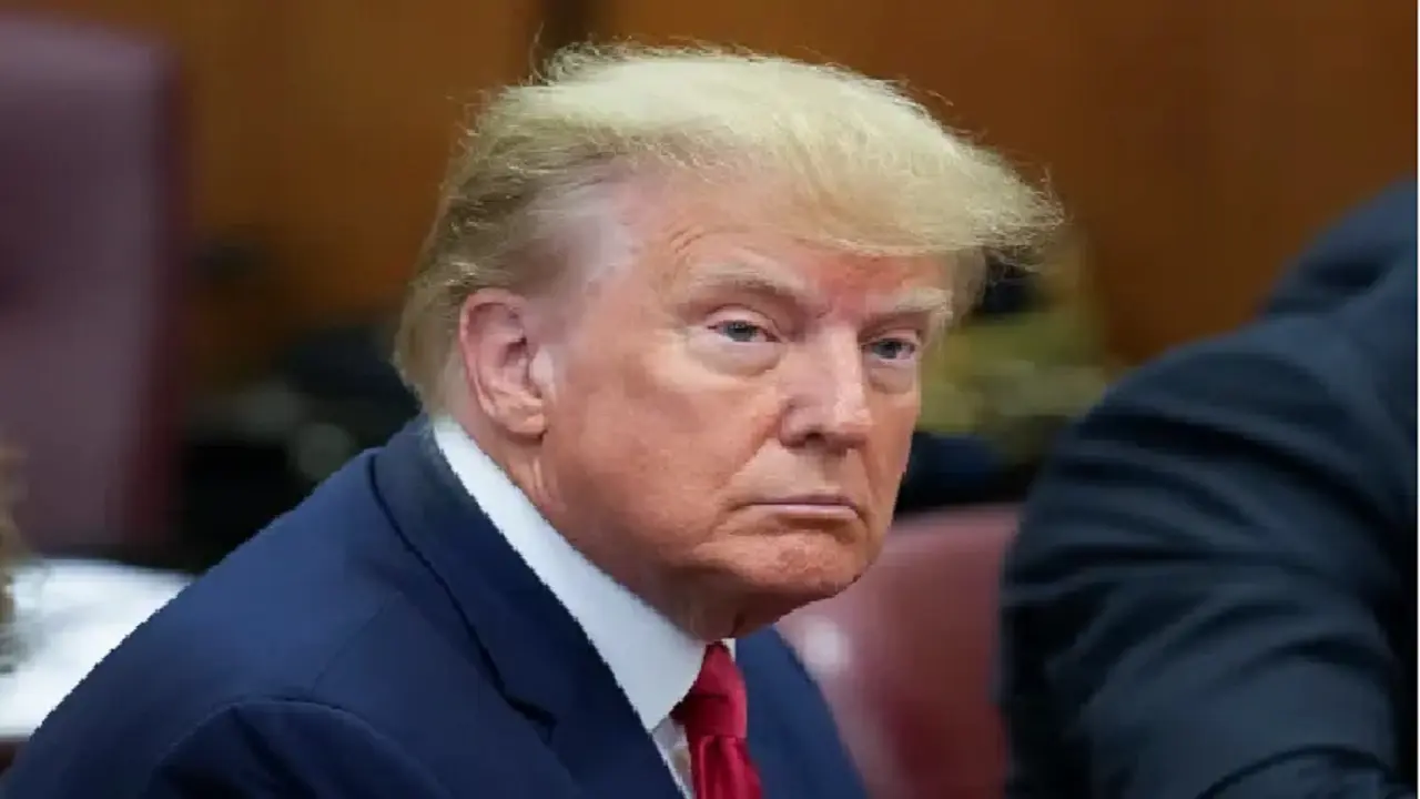 Donald Trump: ट्रंप की जान पर फिर से संकट, विमान में आई तकनीकी खराबी, करानी पड़ी इमरजेंसी लैंडिंग