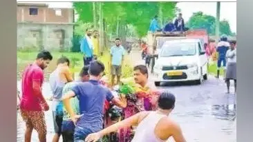 रेलवे बंद करेगा गढ़हारा इंटर कॉलेज, लोगों में गुस्सा, फैसला वापस लेने की मांग