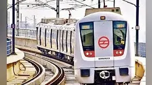 अब मेट्रो पर Lockdown का असर, कर्मचारियों पर गिरी गाज