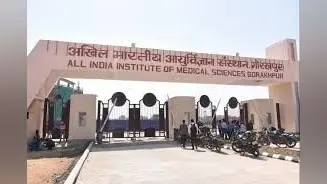 गोरखपुर एम्स में इलाज के नाम पर दलाली के खेल की खुली पोल, सवालों के घेरे में डॉक्टर, प्रबंधन ने उठाया कदम