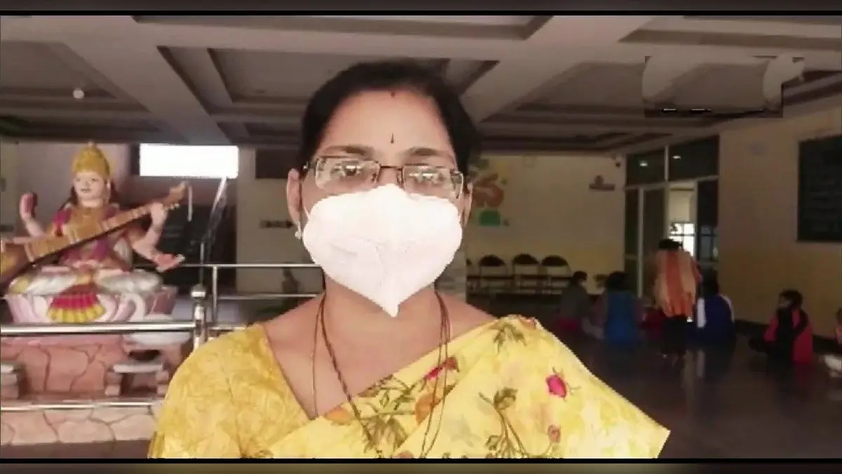 कोरोना की तीसरी लहर की देश में आहट, अब तेलंगाना में 45 स्कूली बच्चे कोविड पॉजिटिव