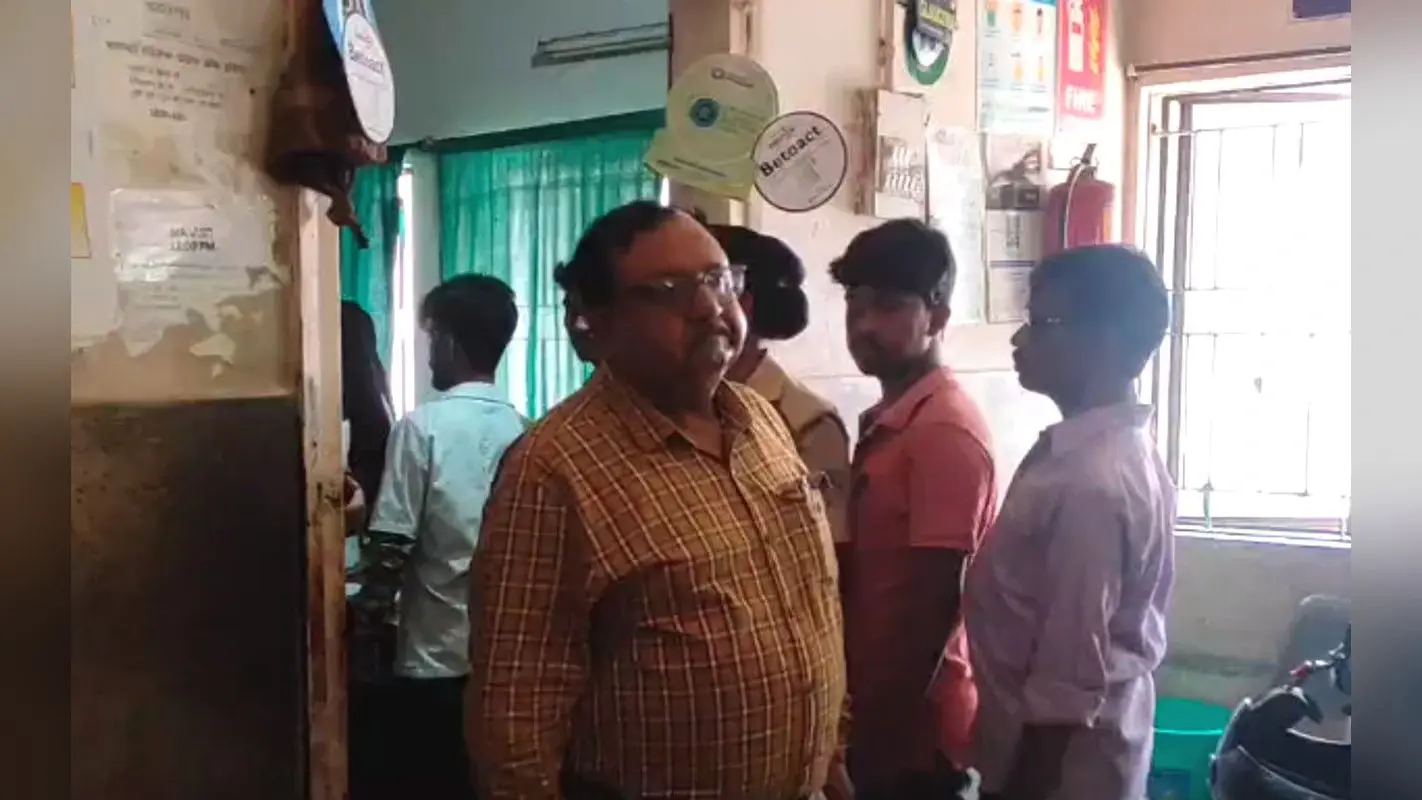 झारखंड : रिम्स के प्रभारी निदेशक बनते ही डॉ आरके गुप्ता हुए रेस, विभिन्न विभागों का किया निरीक्षण