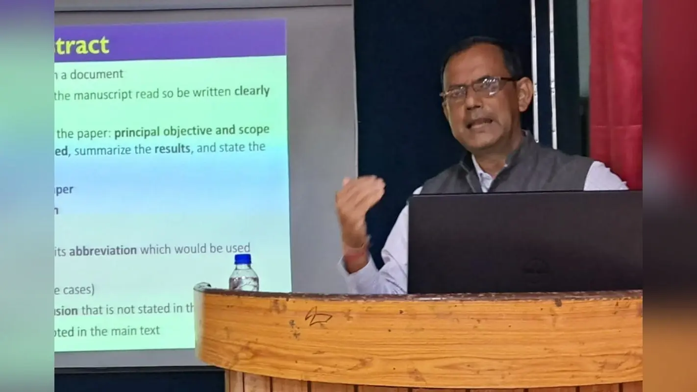 बीएयू: ‘उच्च रैंकिंग जर्नल में शोध पत्र कैसे प्रकाशित करें’ विषय पर व्याख्यान, डॉ सुजय रक्षित ने दी ये जानकारी