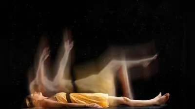 नींद आते सपने में गिरने से डर जाते हैं आप ? जानिए क्या हैं ऐसे सपनों के संकेत