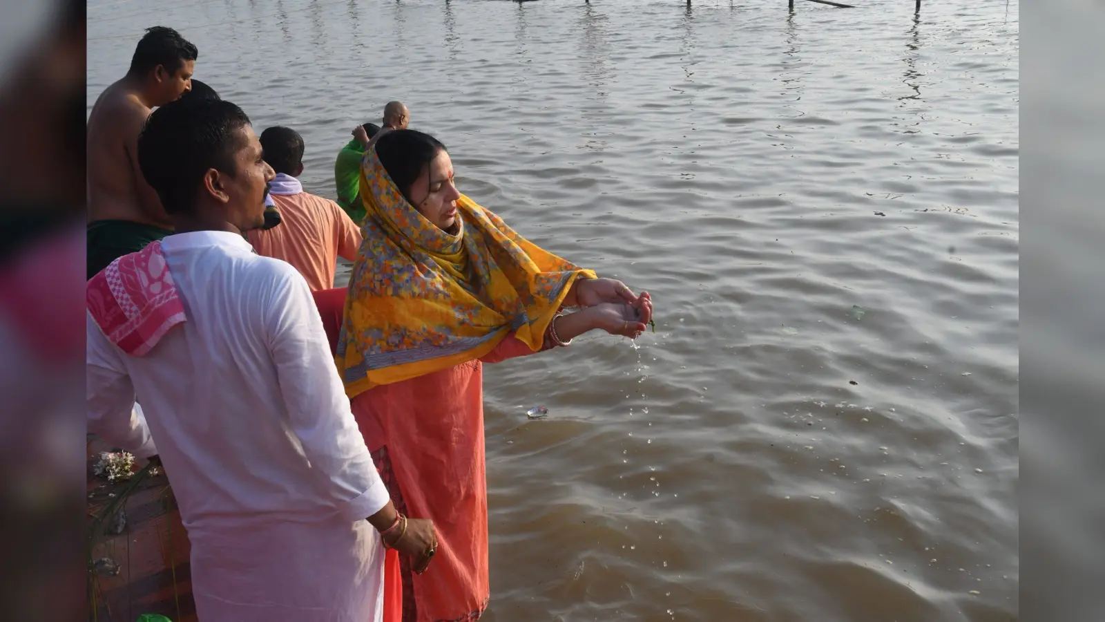 Gaya Pitru Paksha 2022: फल्गु तट पर दूध-जल तर्पण, भगवान गदाधर को कराया पंचामृत स्नान, जानिए इसका रहस्य