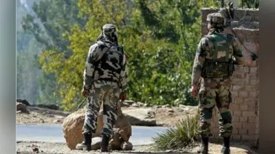 जम्मू-कश्मीर: जिस घर में छिपे थे आतंकी, वहां लगा दी गई आग, उसके बाद सुरक्षबलों ने पांच को मार गिराया