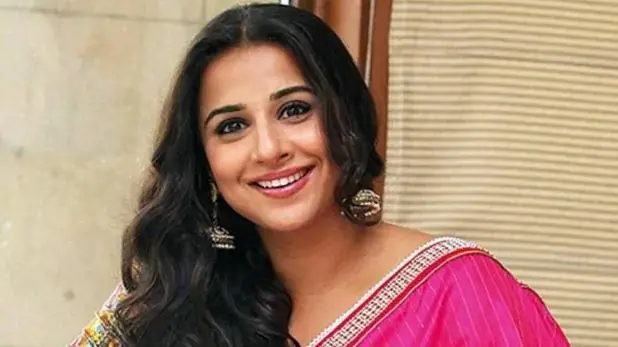 Vidya Balan ने ब्लाउज पीस और रबर बैंड से सिखाया मास्क बनाना, VIDEO वायरल