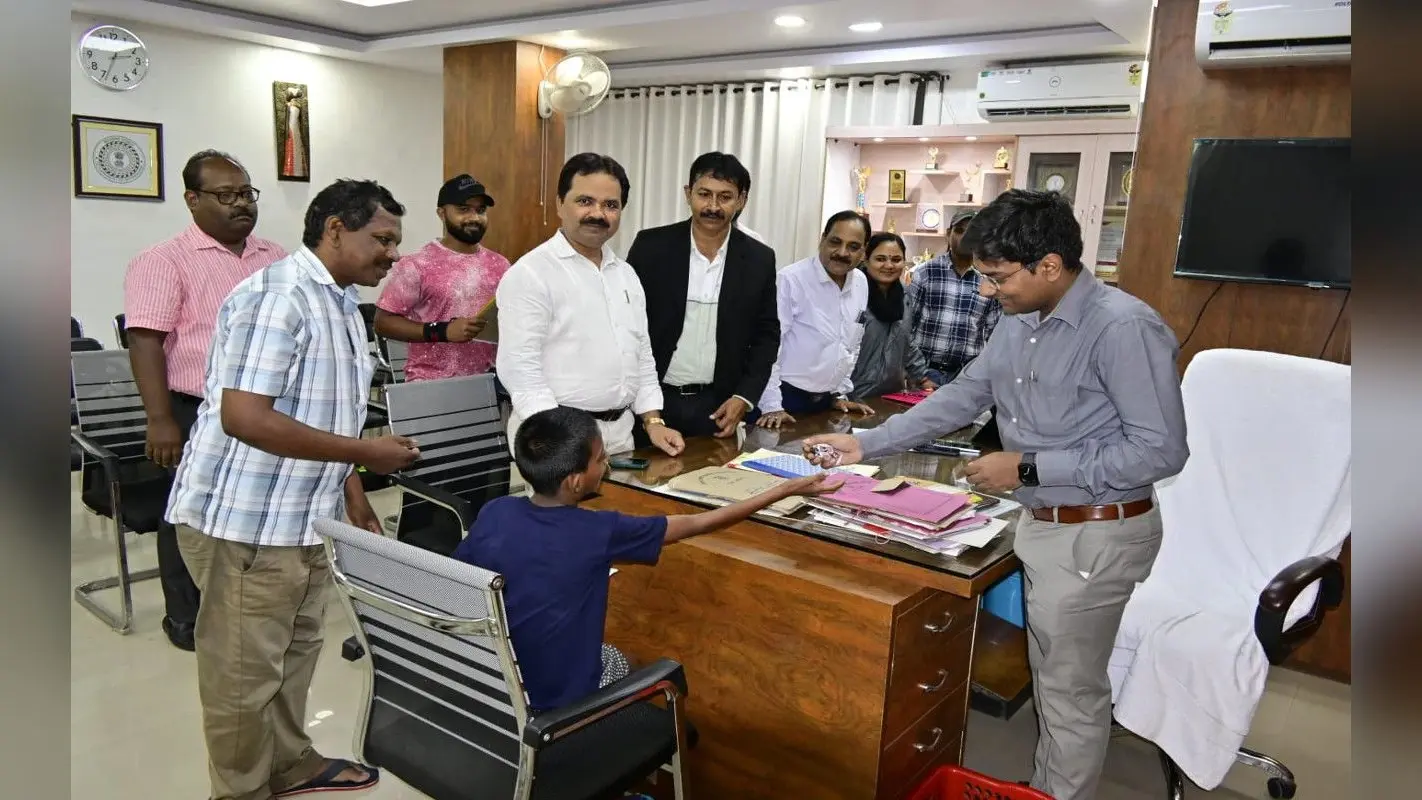 झारखंड : किसान आंदोलन में भटक कर दुमका आ गया था पंजाब का मूक-बधिर बालक, अब लौट रहा अपने घर