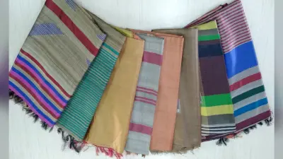 तसर सिल्क को लेकर दुमका में फार्म टू फैब्रिक का रूप देने में जुटीं ग्रामीण महिलाएं, बन रही हैं आत्मनिर्भर