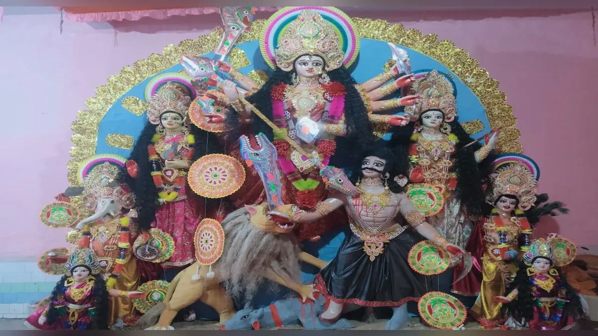 Durga Puja 2021: कोडरमा के कुछ क्षेत्रों में पूजा पंडालों के खुले पट, मां ने दिये दर्शन,बाकी सप्तमी को खुलेंगे