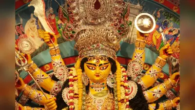 Muzaffarpur में पंडालों को अंतिम रूप देने में जुटे कारीगर, आज होगा बेल निमंत्रण पूजा, कल खुलेगा पट