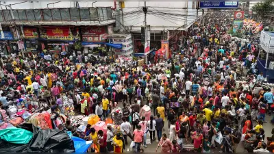 त्योहारी सीजन में कोरोना संक्रमण का खतरा बढ़ा, प्रोटोकाॅल की उड़ रही हैं धज्जियां,सर्वेक्षण में हुआ खुलासा