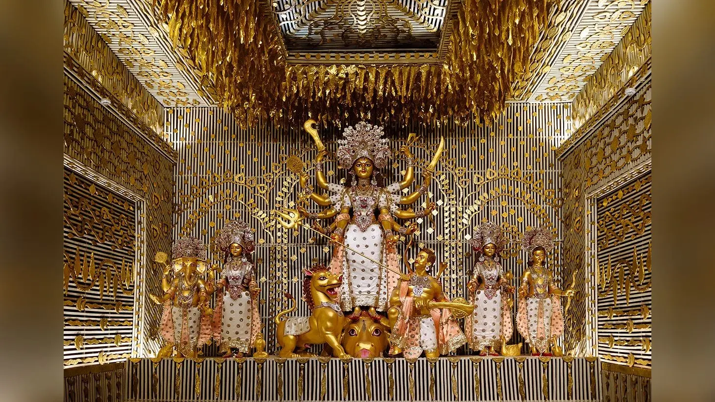 बंगाल में दुर्गा पूजा पर COVID19 का साया