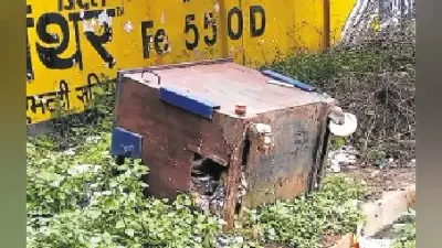 मानसिक रोगी ने डस्टबिन को बना लिया अपना आशियाना