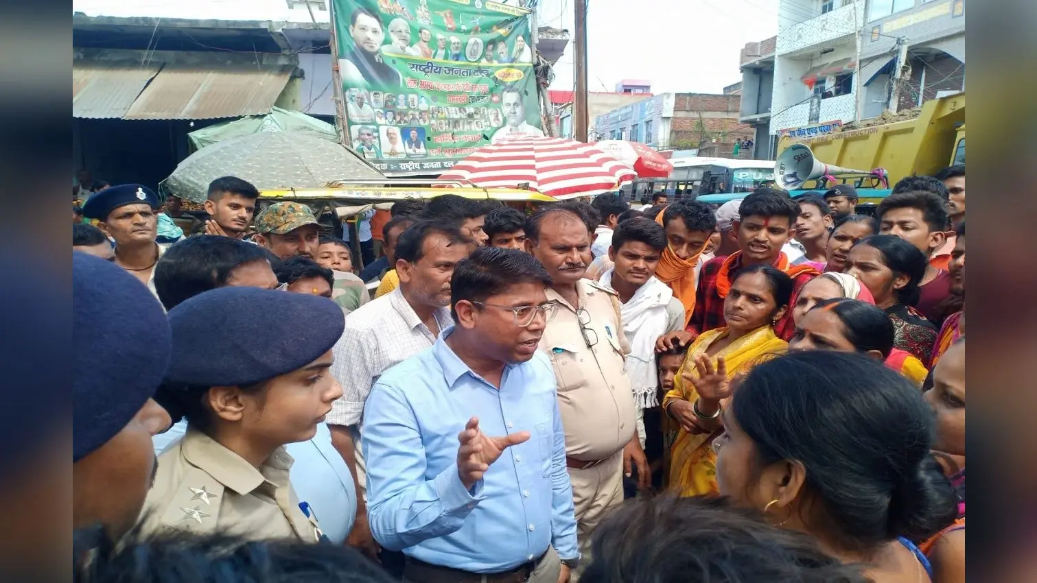 नालंदा में पानी के लिए फूटा लोगों का गुस्सा, ग्रामीणों ने सड़क जाम कर अधिकारियों के खिलाफ की नारेबाजी