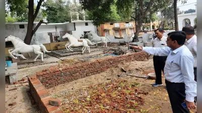 सूर्य रथ और घोड़ों से सजेगा अलीगढ़ कलेक्ट्रेट, प्रयागराज के कारीगर ऊधम सिंह की दिखेगी कारीगरी