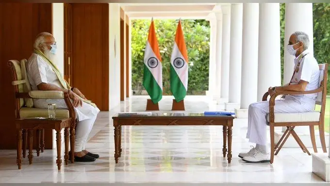 Corona Crisis: एयरफोर्स के कर्मवीरों के साथ नौसेना के जवान भी कोरोना के खिलाफ जंग में शामिल, PM मोदी ने की समीक्षा