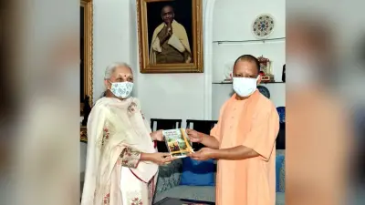 Yogi Cabinet Reshuffle : UP चुनाव के पहले हलचल हुई तेज! योगी सरकार के कई मंत्रियों पर गिरेगी गाज ? पीएम मोदी के करीबी देंगे आदित्यनाथ का साथ