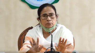 मुख्य सचिव को दिल्ली बुलाने पर ममता के तेवर सख्त, एक्सटेंशन नहीं मिलने पर मुख्य सलाहकार किया नियुक्त