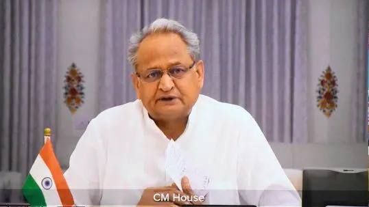 Rajasthan Congress Crisis : गहलोत सरकार खतरे में ? सीएम के सामने भिड़ गये दो मंत्री कहा-जो बिगाड़ना है बिगाड़ लो…