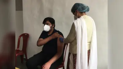 Coronavirus India News Update : मध्य प्रदेश में 1078 नए मामले, यूपी में पिछले 24 घंटे में 179 मौतें, वैक्सीन खत्म होने की वजह से दिल्ली में ज्यादातर सरकारी वैक्सीनेशन सेंटर बंद