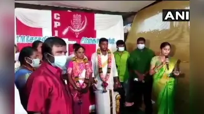 सोशलिज्म और ममता बनर्जी की शादी की तस्वीर हो रही वायरल, कम्युनिज्म और लेनिनिज्म के सामने लिए सात फेरे