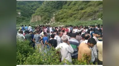 हिमाचल प्रदेश में कार खाई में गिरी, नौ की मौत, शादी समारोह में शामिल होने जा रहे थे मृतक