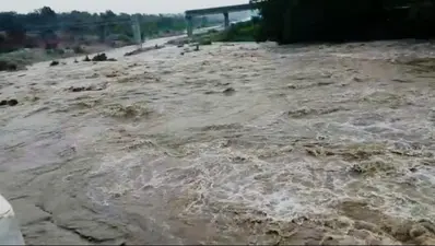 Bihar Flood 2020: गंगा नदी में डूबने से नाविक लापता, तीन किलोमीटर दूर बरामद हुई नाव , खोजबीन जारी…