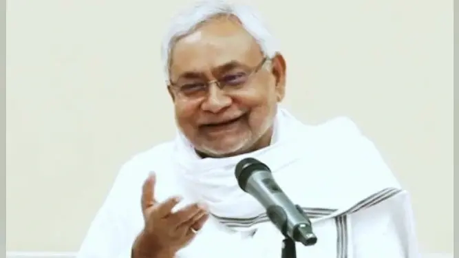 मुख्यमंत्री नीतीश कुमार का तेजस्वी पर पलटवार, कहा- हमको कहता है बाहर नहीं निकले हैं, …खुद कहां रहता है भाग करके…