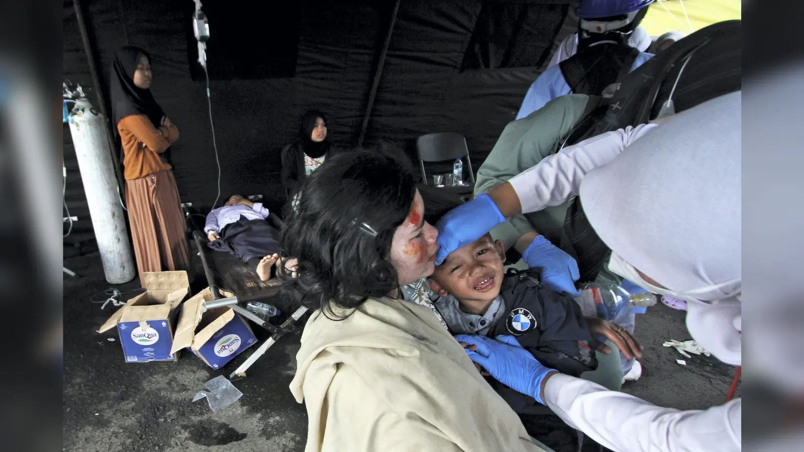 Indonesia Earthquake: इंडोनेशिया के जावा में भूकंप से 162 की मौत, मरने वाले ज्यादातर बच्चे, लगे 25 झटके