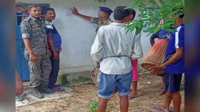 Jharkhand News:अपहरण मामले में फरार आरोपी के घर चिपकाया इश्तेहार, सरेंडर नहीं करने पर होगी कुर्की-जब्ती